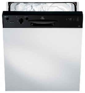 食器洗い機 Indesit DPG 15 BK 写真